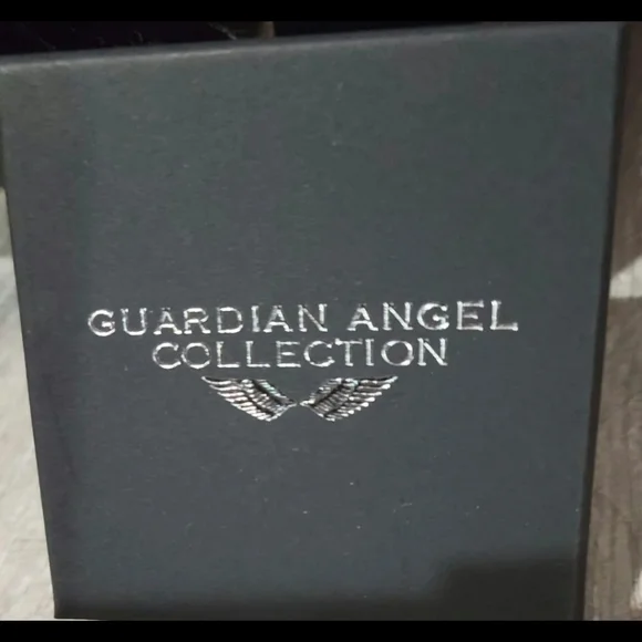 210. Guardian Angel wings silvertone  necklace - Picture 5 of 5